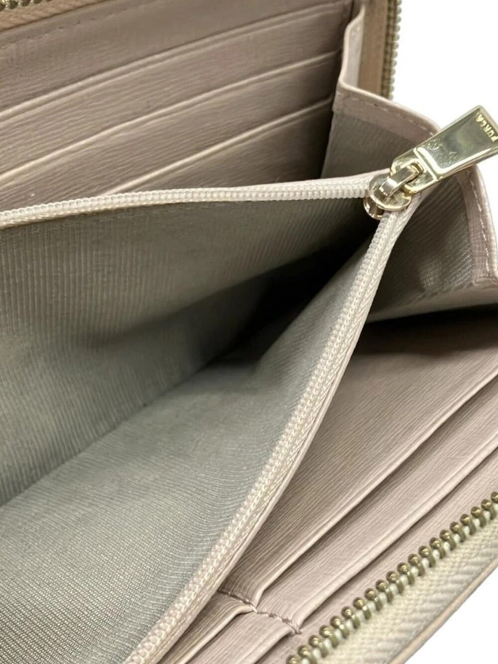 FURLA - Beige Leather Long Wallet - Picture 4 of 6